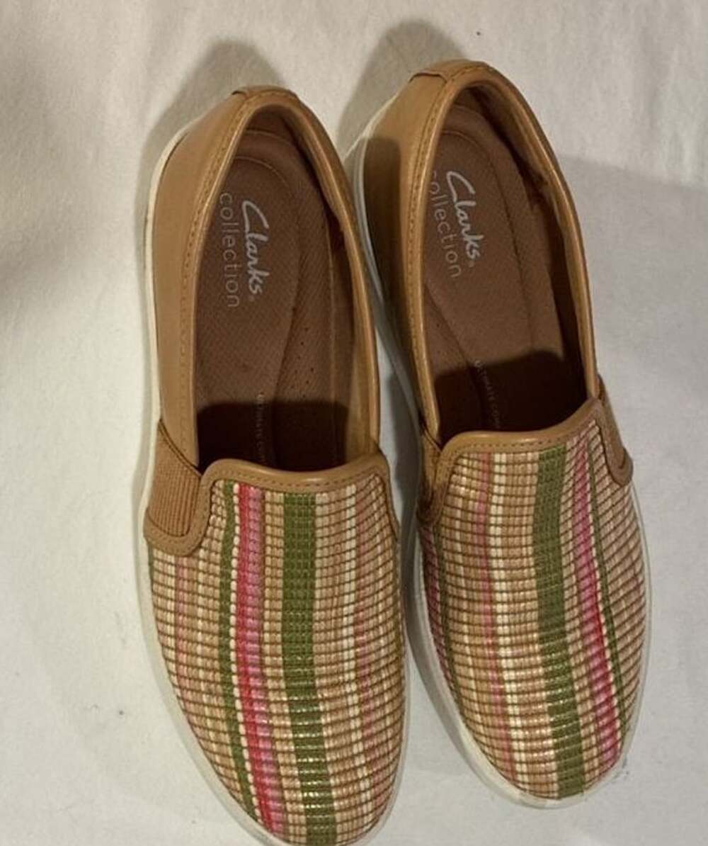 Clarks Layton Petal Slip-On Sneakers Size 8.5 Light Tan Multicolor Striped